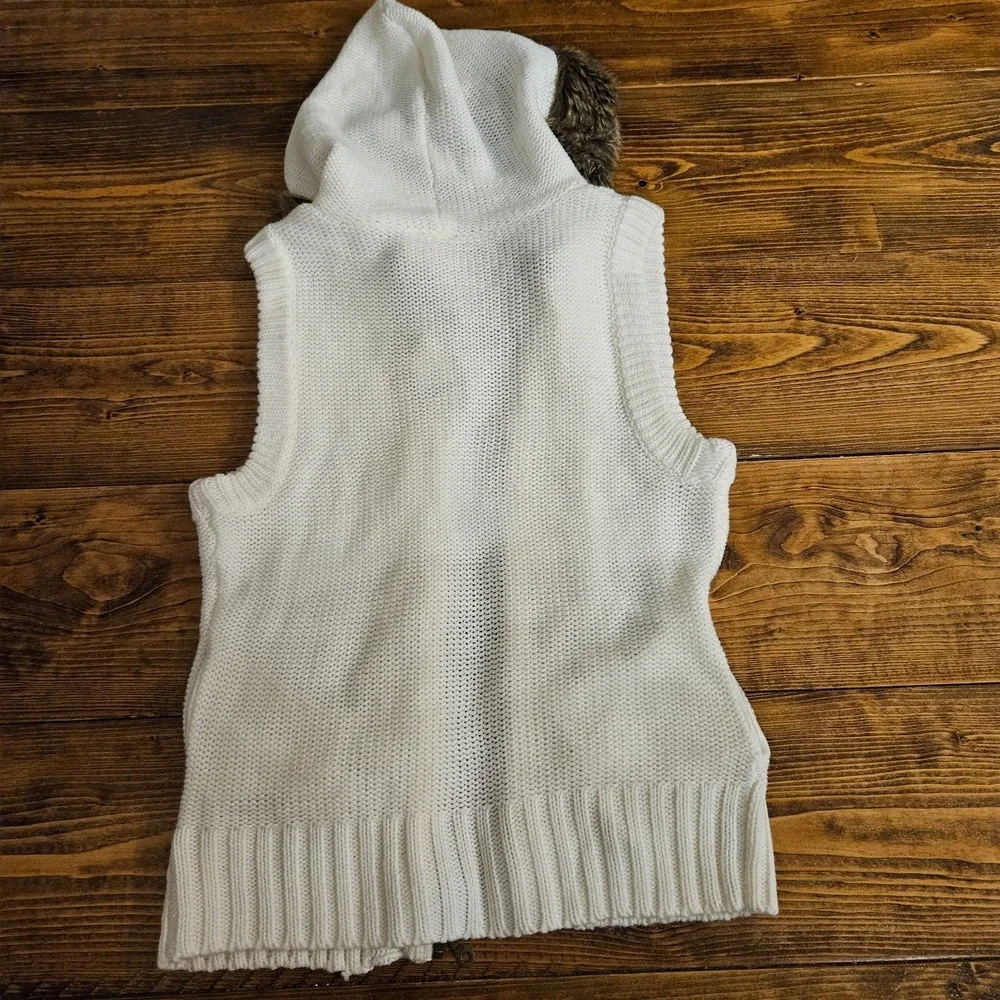 Red Camel Women's Hooded Cable Knit Sweater Vest Size‎ M Ivory White Faux Fur